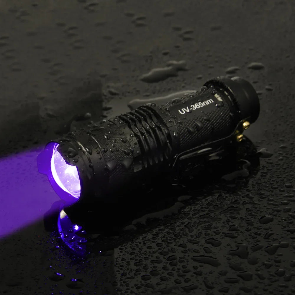 (U102) Forensic UV Flashlight.