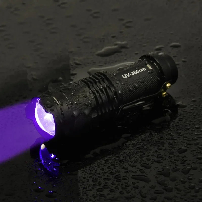 (U102) Forensic UV Flashlight.